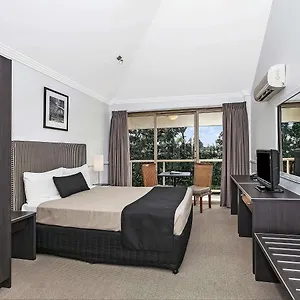 Comfort & Northgate Airport Inn