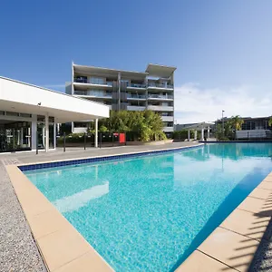 Oaks Mews Aparthotel